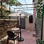 Ideal Famille Et Amis, 2 En 1 Maison, Patio Prive, Parking, Quartier Des Peintres Et Plages A Pieds Holiday home *