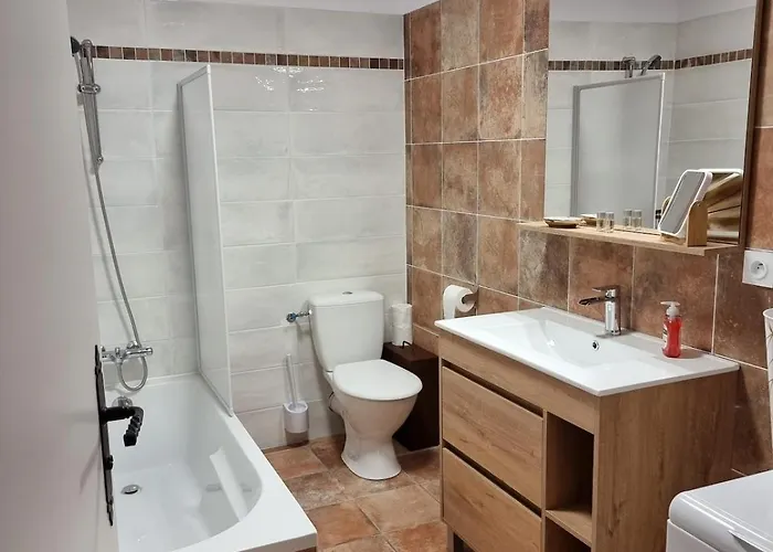 Ideal Famille Et Amis, 2 En 1 Maison, Patio Prive, Parking, Quartier Des Peintres Et Plages A Pieds